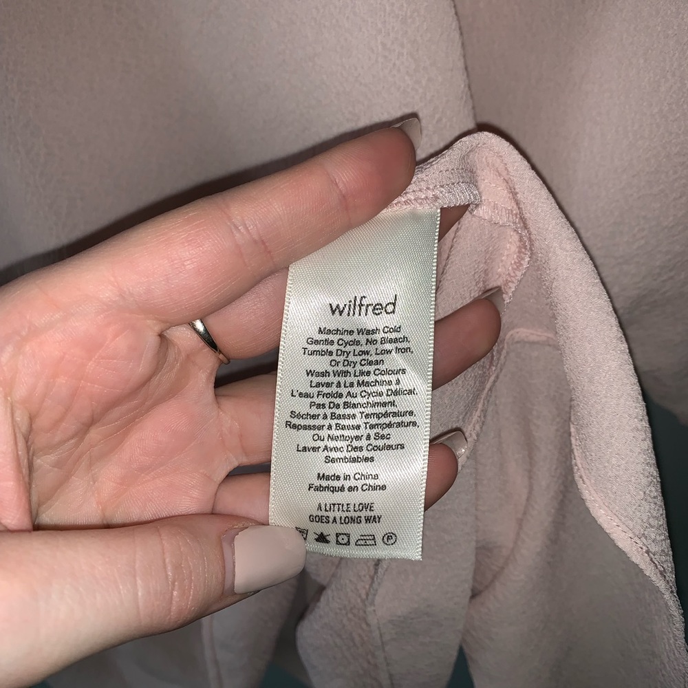✨Aritzia Wilfred Pink Blouse✨ - Picture 5 of 5
